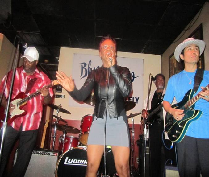 Laretha with the J. W. Williams Blues Band at Blue Chicago 