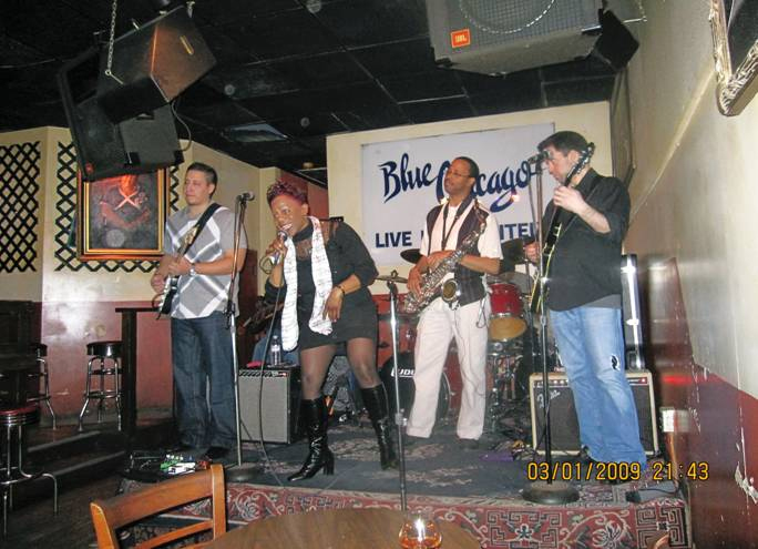 Laretha jamming at Blue Chicago with her Blues brothers